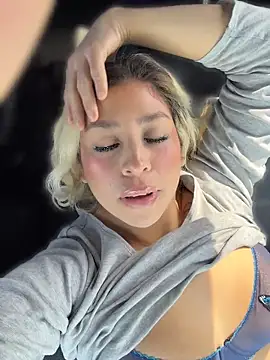 mxmxee online show from April 8, 3:47 pm