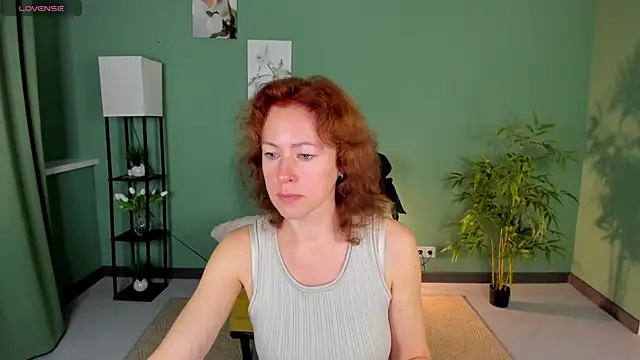 LeticiaRomano online show from June 19, 4:06 am