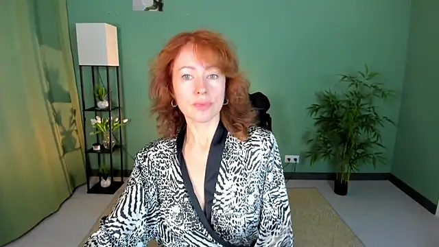 LeticiaRomano online show from June 26, 4:03 am