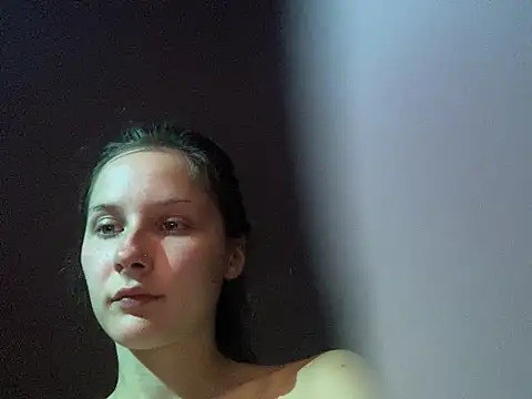 urfavgamergurl online show from June 21, 3:54 am
