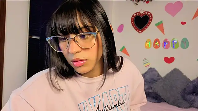 PaulaCutexs online show from April 21, 3:35 am