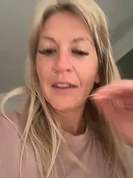 AtomBlondy online show from June 10, 5:17 am