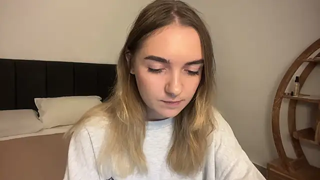 RoxyWet online show from April 9, 2:22 pm