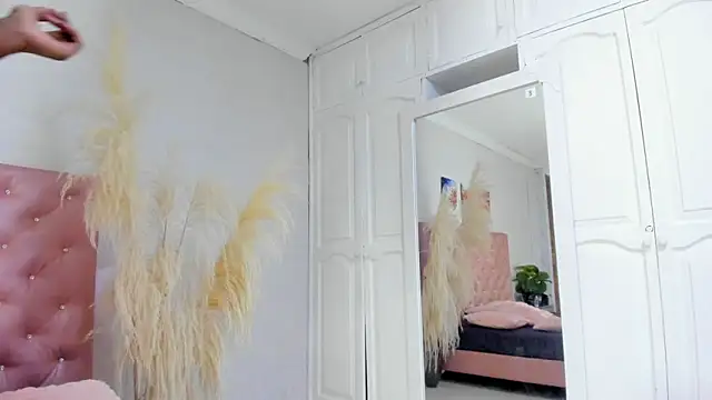 Red rubyy online show from March 12, 2:53 pm