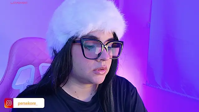 its persy online show from March 29, 8:52 pm