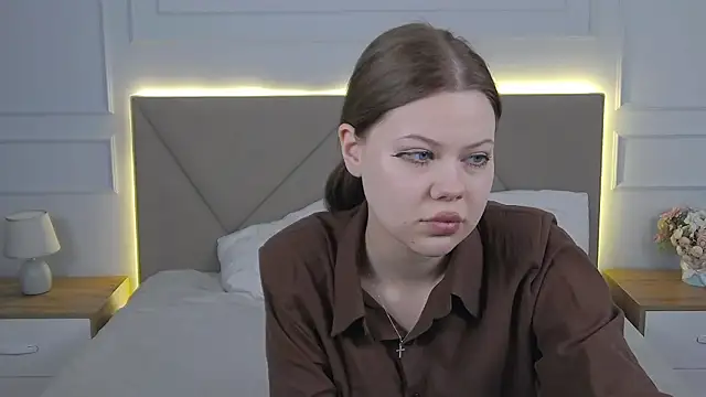 Sophie Rays online show from March 12, 1:47 pm