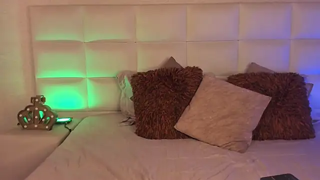 KarolyneLune online show from April 9, 4:04 am