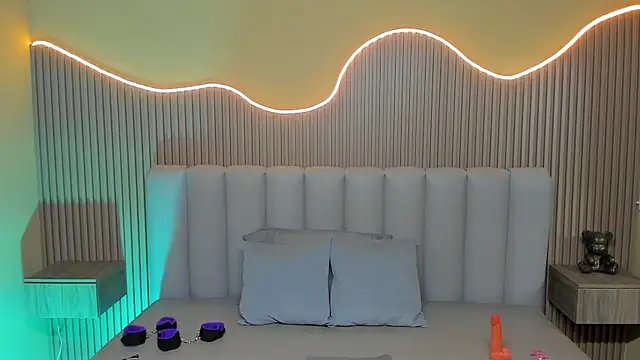 Amy Estrellita online show from April 7, 11:12 am