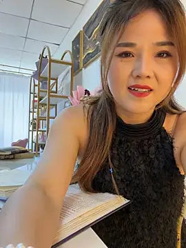 Xiaoxiao-y online show from June 10, 6:45 am