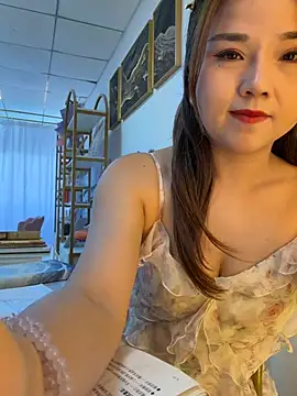 Xiaoxiao-y online show from May 13, 7:25 am
