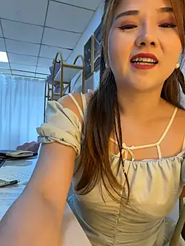 Xiaoxiao-y online show from June 13, 7:17 am