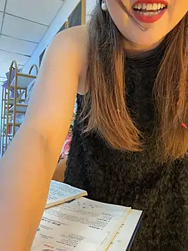 Xiaoxiao-y online show from May 27, 7:27 am