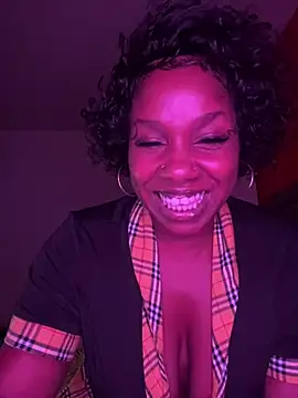 DeliciousBree online show from August 7, 11:06 am