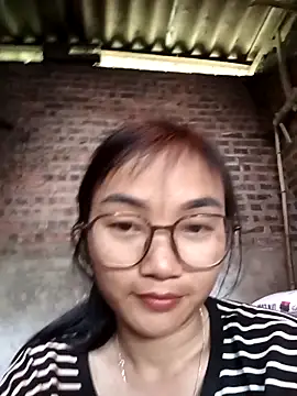 emmasexy2k online show from April 22, 5:59 am