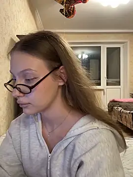  JolynJostar online show from March 16, 5:50 pm