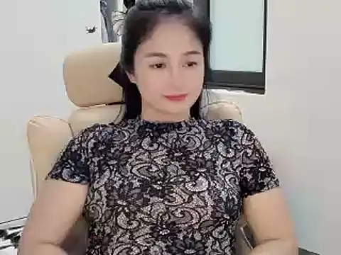 AmyLinee 1 online show from June 3, 6:03 am