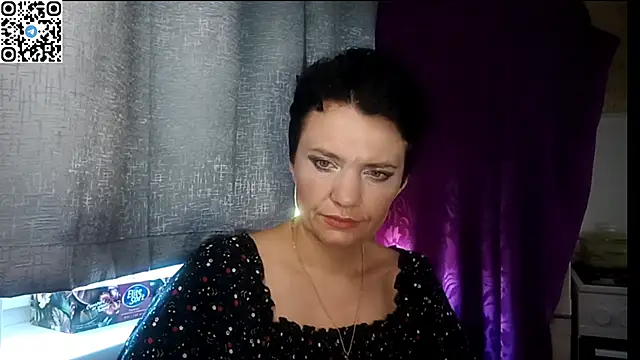 HotMamaQueen234 online show from June 23, 11:52 am