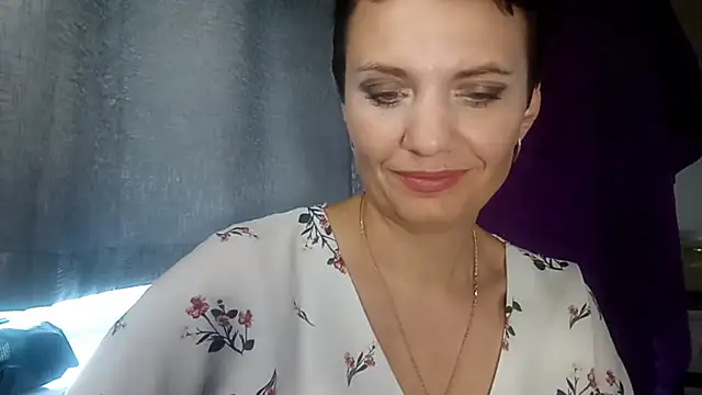 HotMamaQueen234 online show from July 26, 11:18 am