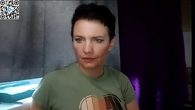 HotMamaQueen234 online show from July 10, 11:43 am