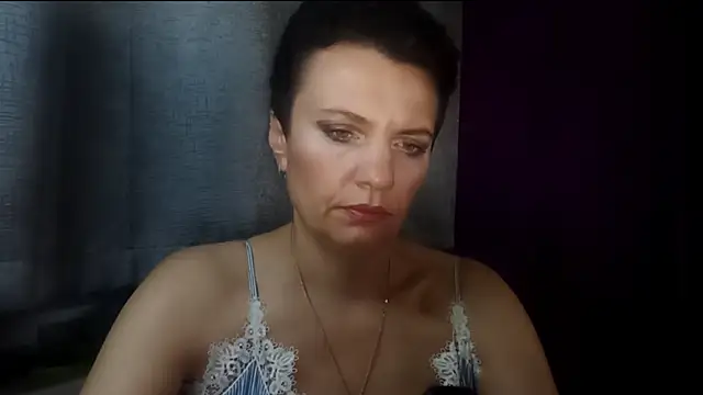HotMamaQueen234 online show from July 28, 9:25 pm