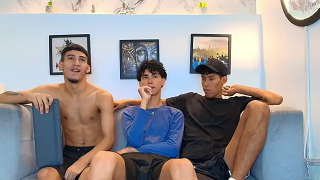 NAUGHTY BOYS1 online show from May 13, 7:41 pm