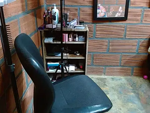 tyfannyxxx online show from April 15, 11:11 am