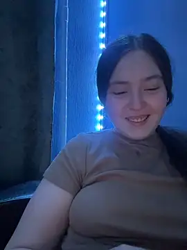 charmingggirl online show from May 11, 5:32 pm