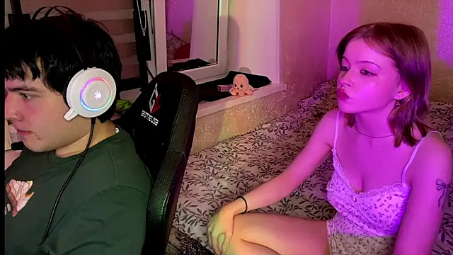 LaslyTilly online show from March 29, 4:17 pm