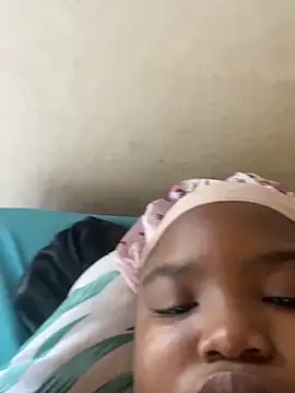 m00msmilkers- online show from March 29, 2:05 pm