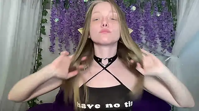 ElfGirlAna online show from May 11, 2:45 pm