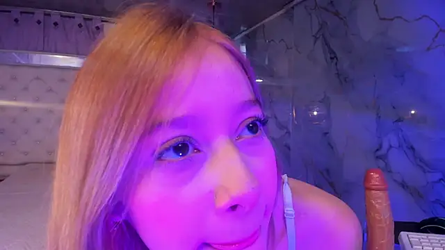 Daniela-hill online show from June 19, 2:09 pm