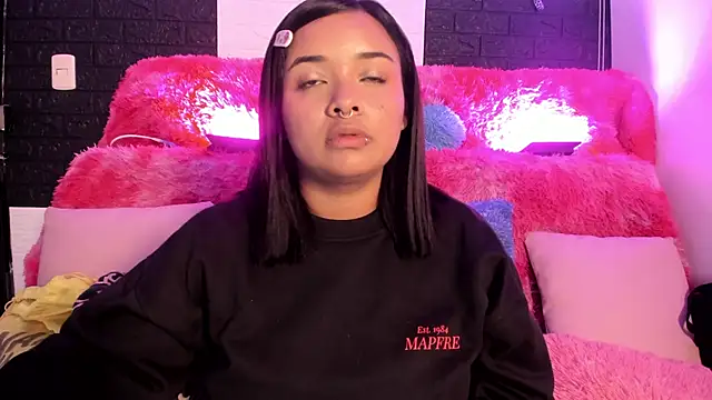 SofiiaCutee online show from June 3, 3:29 am