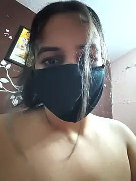 REENA-STRIP online show from June 1, 6:20 pm