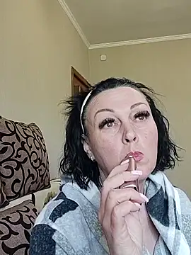 HelgaDennis online show from May 4, 2:32 pm