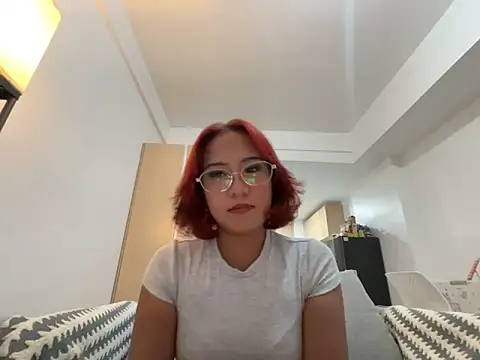misscutee online show from June 8, 4:19 pm