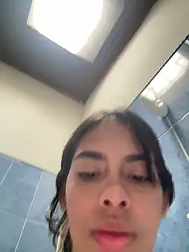 evelyn ks online show from April 6, 6:09 pm