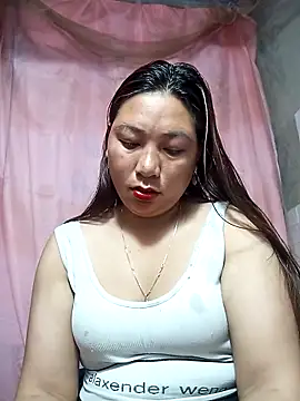 Hena   online show from May 12, 10:27 pm