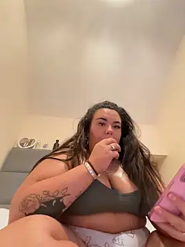 Khloeross online show from March 24, 8:25 pm