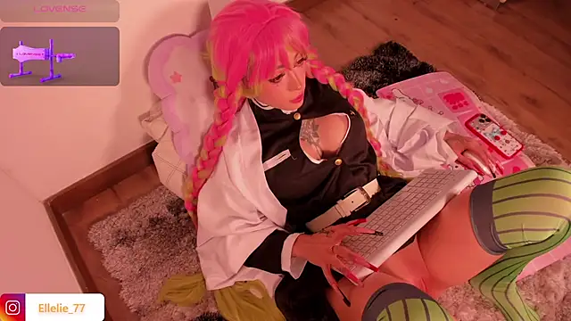 Ellelie 77 online show from March 29, 3:44 pm