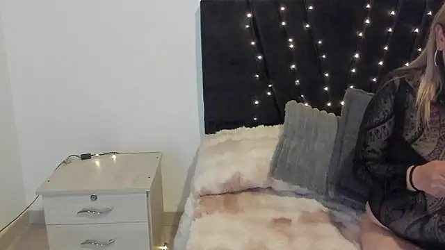 Just evangeline online show from March 26, 3:36 pm