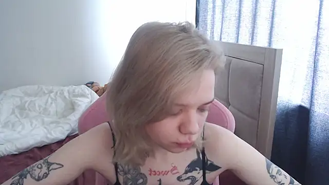 TenderChloe online show from June 6, 9:26 am
