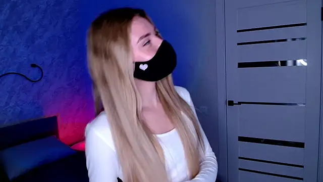 LulyDOLL online show from April 8, 6:26 am