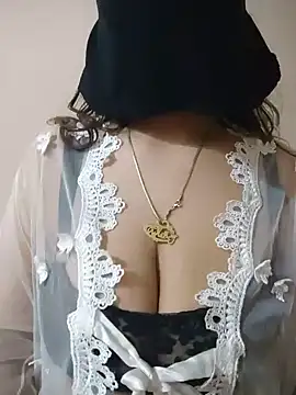 Yasmin Oh online show from July 18, 9:39 pm