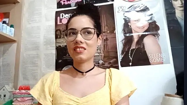 KaylaRise online show from March 25, 6:00 pm