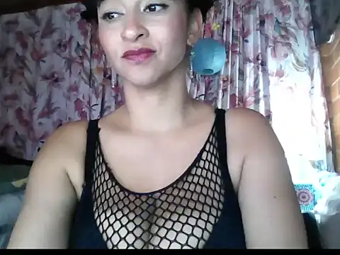 SusanCortez  online show from May 19, 6:26 pm