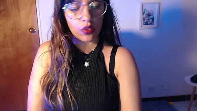 Ivvy Bloom online show from April 28, 3:54 am