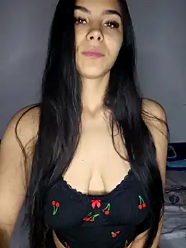 Crissdesire online show from May 14, 11:32 pm