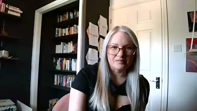 EmberSinn online show from April 28, 10:52 am