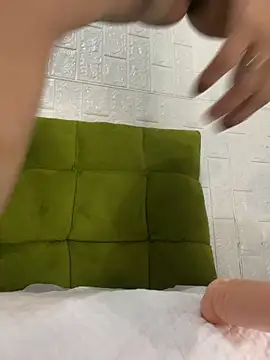 Amee  online show from April 10, 12:05 am