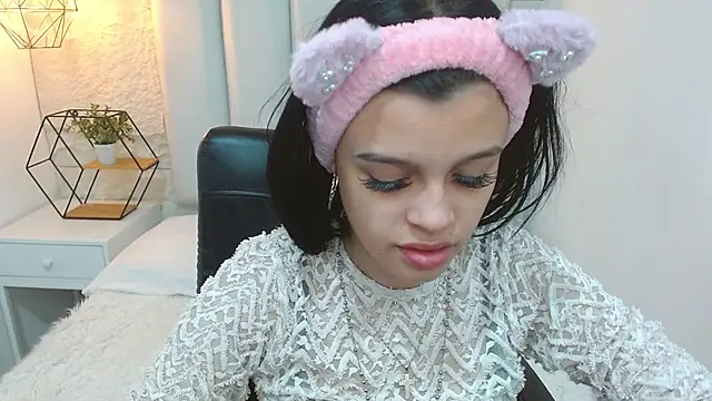 mia velvetk online show from May 14, 3:23 am